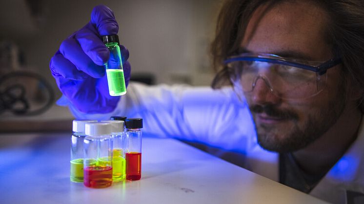 LECs är lämpade för lösningsbaserade tillverkningsmetoder. Foto: Mattias Pettersson