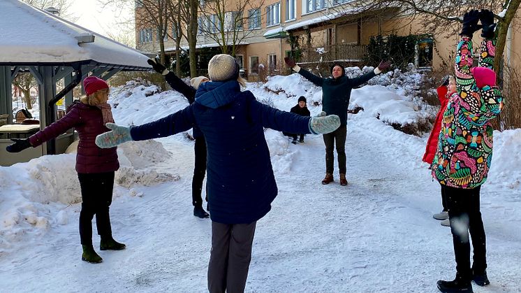 Rörelseövningar vid invigningen av appen Hållbar hälsa 1