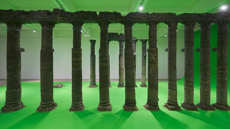 Abbas Akhavan, curtain call, variations on a folly (2021). Installation view. Commissioned and produced by Chisenhale Gallery, London. Courtesy of the artist, The Third Line & Catriona Jeffries. Photo: Andy Keate