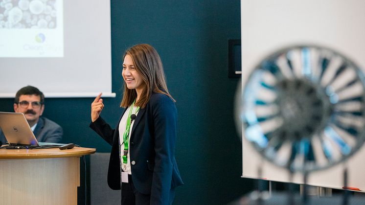 Charmaine Cordo från Rolls-Royce presenterar världens största växlade fläktmotor UltrafanTM  