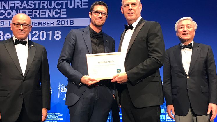 Stanislas Merlet receiving the Award