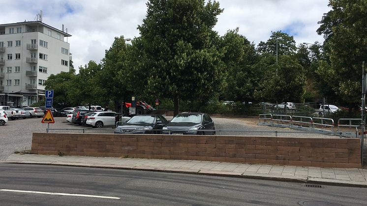 Ungefär halva parkeringen är avstängd av säkerhetsskäl