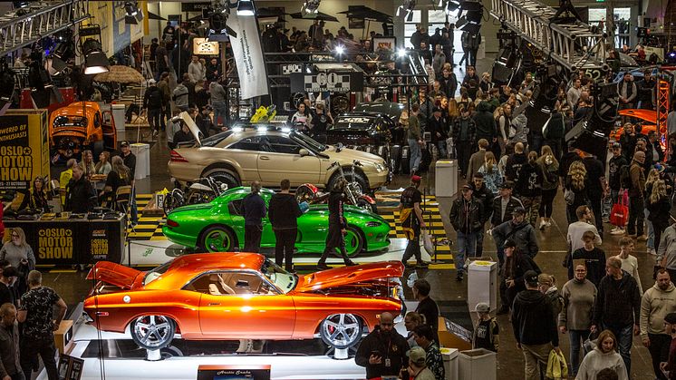 Utställning av bilar på Custm Motor Show.jpg