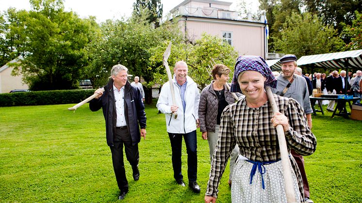 Aroseken och Mimer satte spaden i jorden för 350 nya bostäder på Nordanby Äng