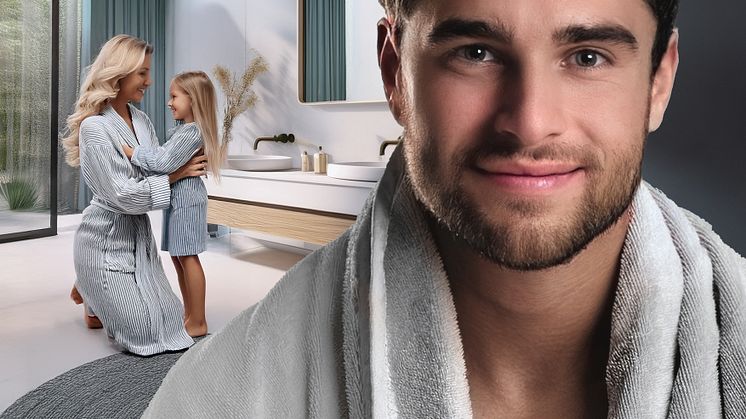 Ein Mann in einem Badezimmer sieht in einen Spiegel. Im Hintergrund ist seine Familie bei der Morgentoilette zu sehen.