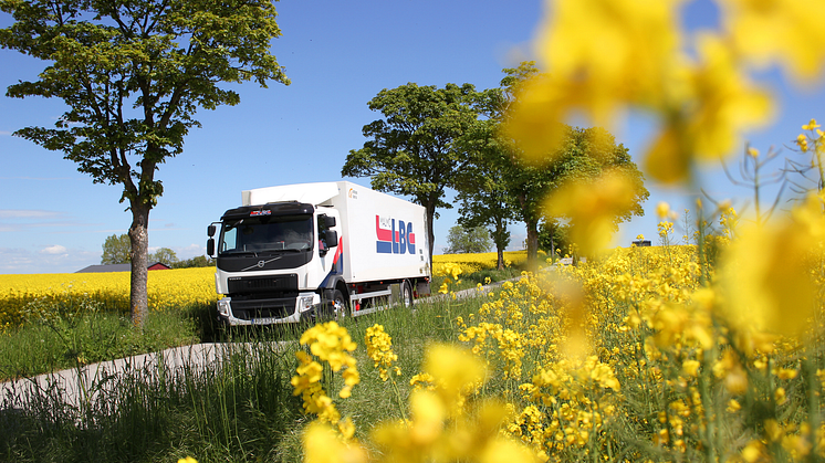 De höjda priserna på diesel och biobränslen slår hårt mot Sveriges åkerier. Nu varnar branschorganisationen för en konkursvåg. 