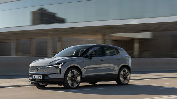 Volvo_EX30_VapourGrey
