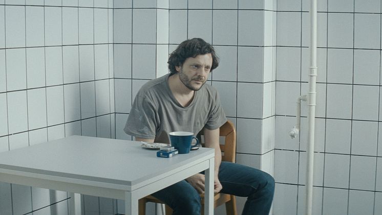Ny europeisk film: When Evening Falls on Bucharest or Metabolism av Corneliu Porumboiu