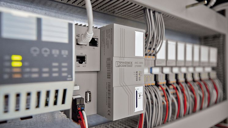 AXC 3050 - En ny kraftfull PLC från Phoenix Contact