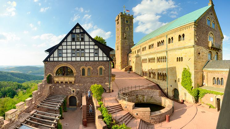 Eisenach_Innenhof_der_Wartburg,_UNESCO_Welterbe