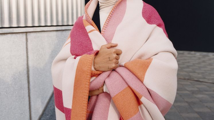 RR_London_Collection_Adwoa_Aboah_Campaign_CT_Blanket_190225.jpg