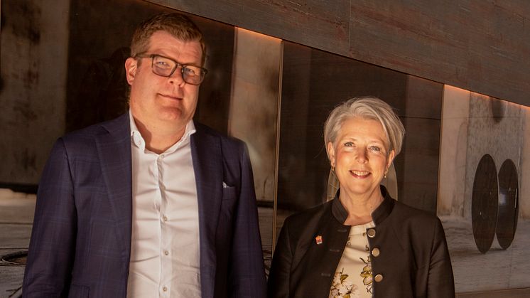 VD och koncernchef Jacob Nilsson tillsammans med landshövding Helena Jonsson