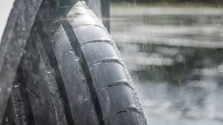 Nokian_Tyres_Wet grip of premium tires_C.jpg
