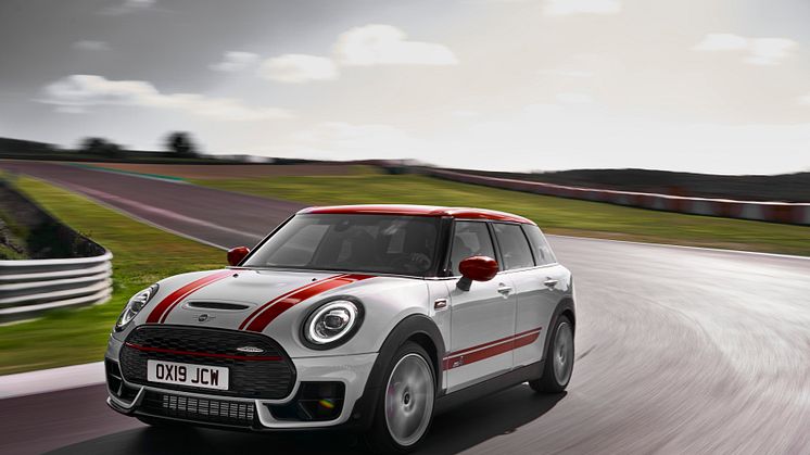 Mer kraft och teknik i nya MINI John Cooper Works Clubman och MINI John Cooper Works Countryman