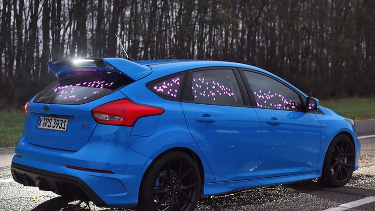 Ford Focus RS mit künstlicher Intelligenz, der Emotionen des Fahrers mittels Software und LED-Leuchten nach außen hin sichtbar machen kann