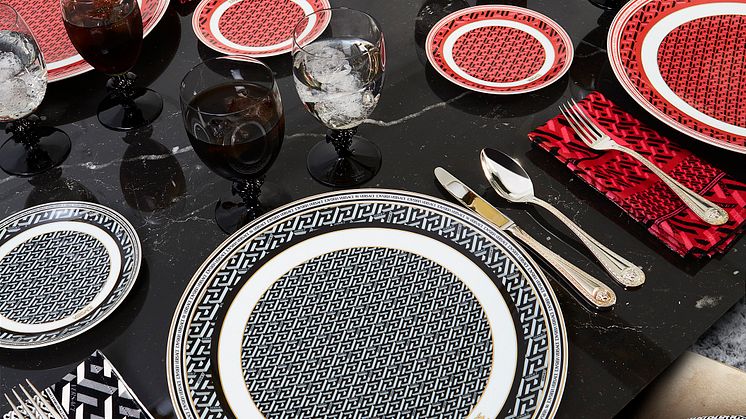 Extravagante Illusion: Rosenthal meets Versace präsentiert die neue La Greca Signature Dining Kollektion