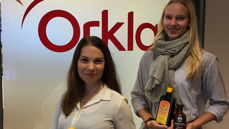 Jenni Pesonen ja Jutta Kankaanpää työskentelivät kesän Orkla Care Oy:ssä mm. Möller, Sana-sol, L300 ja Erittäin hieno suomalainen -brändien parissa. 