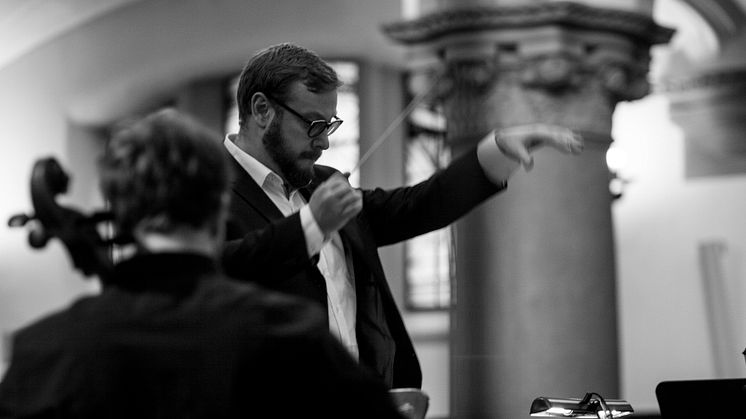 Daniel Hansson leder Malmö akademiska kör och orkester