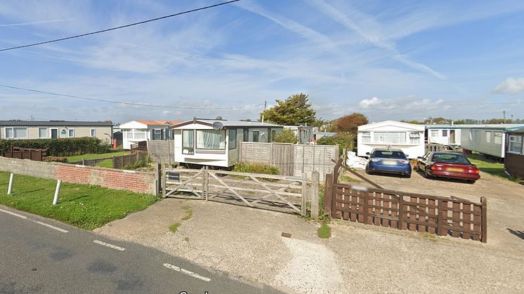 (VIDEO) The former holiday park owners who say they lost thousands dealing with Seal bay