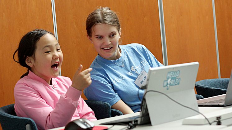 3stepIT ny Main Partner till Hello World!