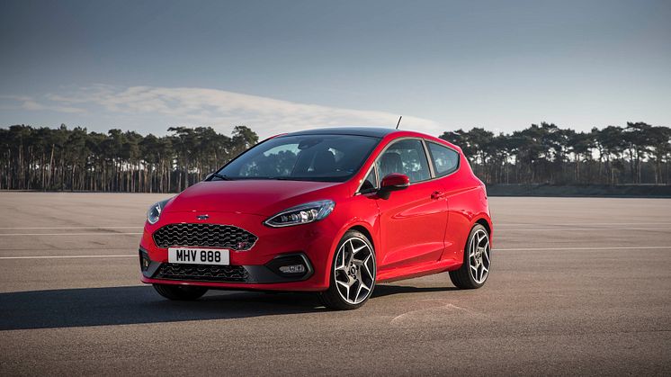 FORD_2018_FIESTA_ST_3door_05