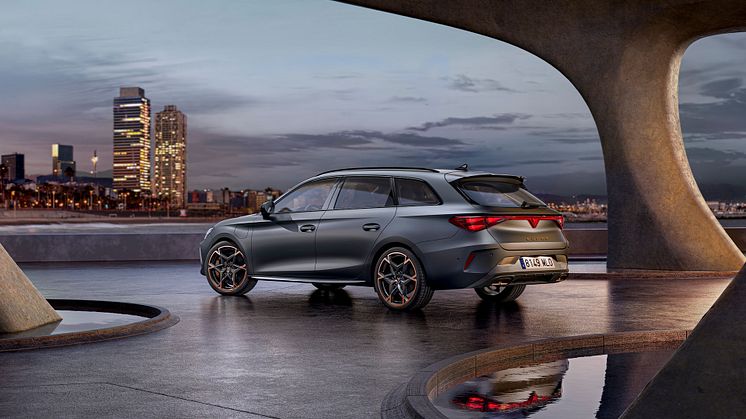 grey-cupra-leon-sportstourer-2024-rear-cityscape.jpg