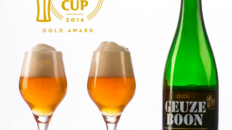 Boon Geuze Black Label Second Edition - Bottle & Glasses