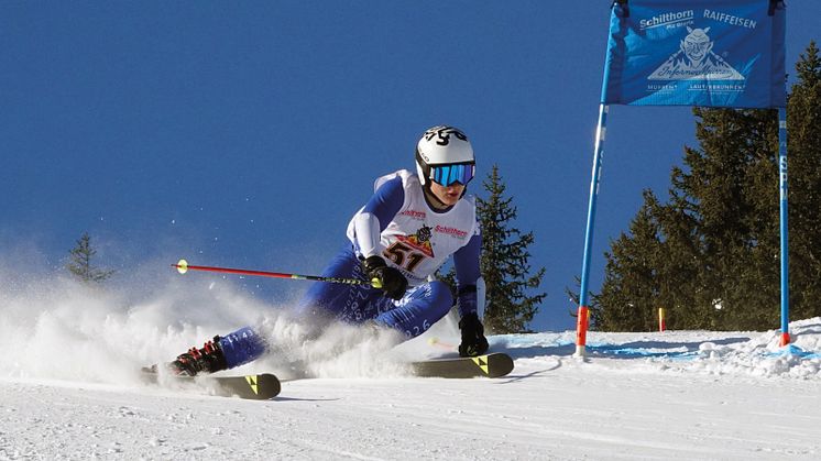 Skier at the Inferno Downhill race in action 