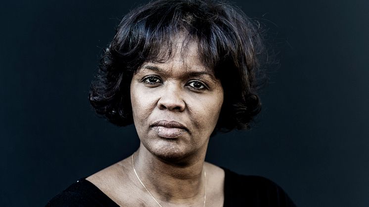 Låt flickor växa upp hela