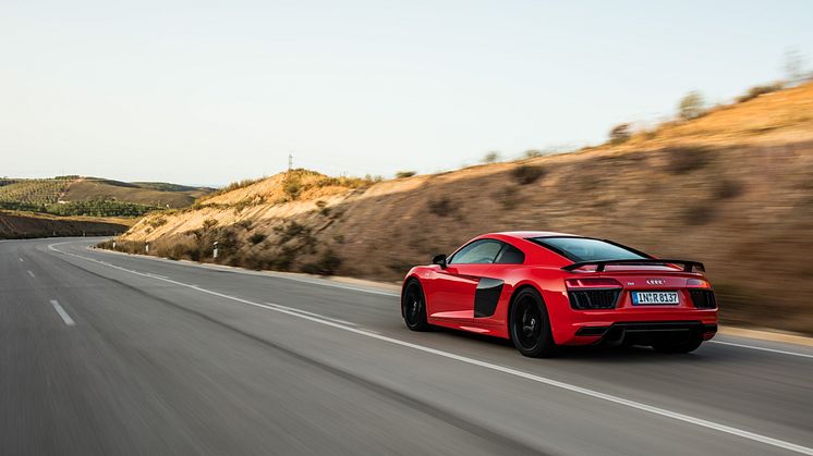 R8 Dynamite Red rear left side