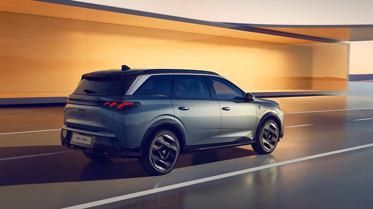 NY PEUGEOT E-5008: UNIK 7-PERSONERS ELEKTRISK SUV