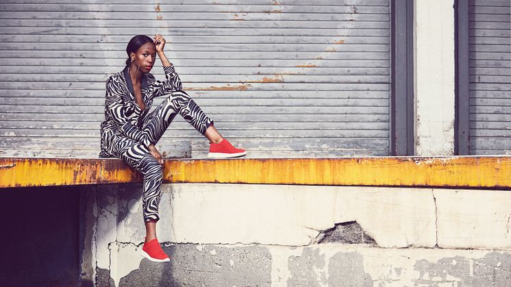 Sabina Ddumba frontar Sneakers Corner för Scorett