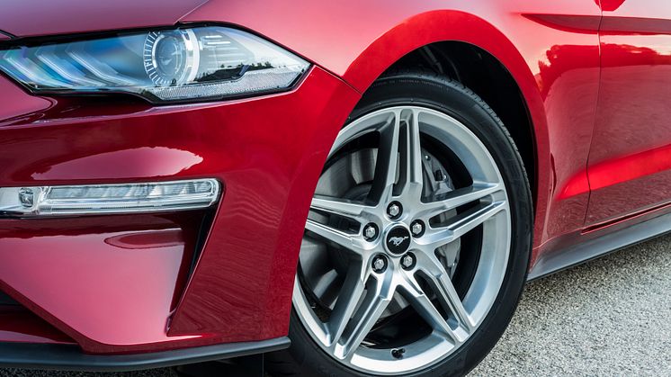 FORD MUSTANG 2017 (22)