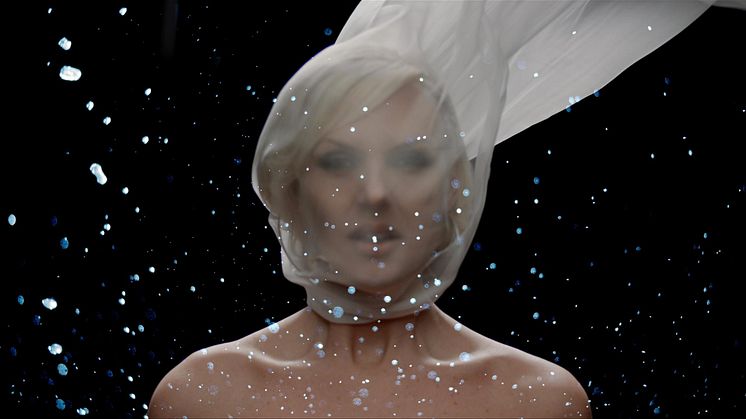 Sanna Nielsen krossar hjärtan i musikvideon till Undo