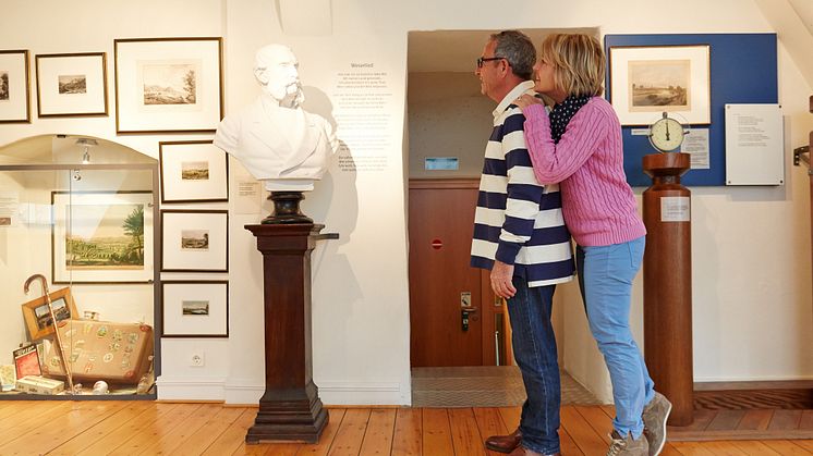 Historisches Rinteln_Besucher auf den Spuren von Franz von Dingelstedt im Museum Die Eulenburg