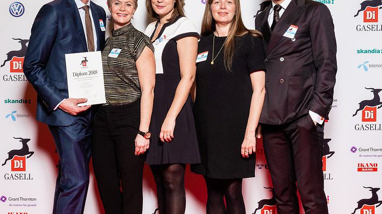På plats i Malmö för att ta emot diplomet fanns Våningen & Villans VD Johan Linde tillsammans med Anna Ahlström,  Anna Ekström, Therese Feuk & Ammar Talic. Bild: Dagens Industri.