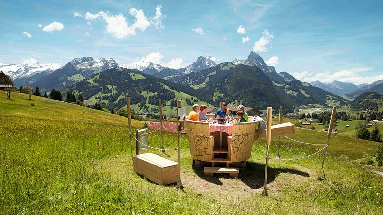 Gstaad-Schönried, Fondue-Caquelon Schlittmoos ©Schweiz Tourismus / Marco Felix