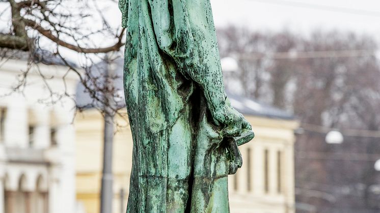 Rodin-skulptur skadet av forurensning