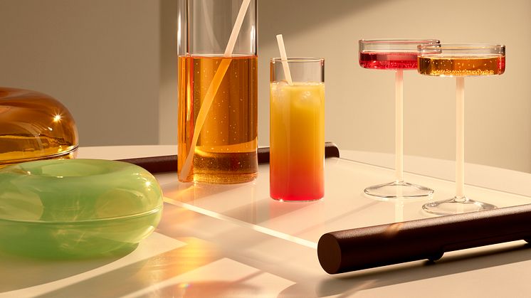 VARMBLIXT carafe with stirrer 99 DKK, glass 29 DKK, champagne coupe 49 DKK, serving bowl with lid 149 DKK