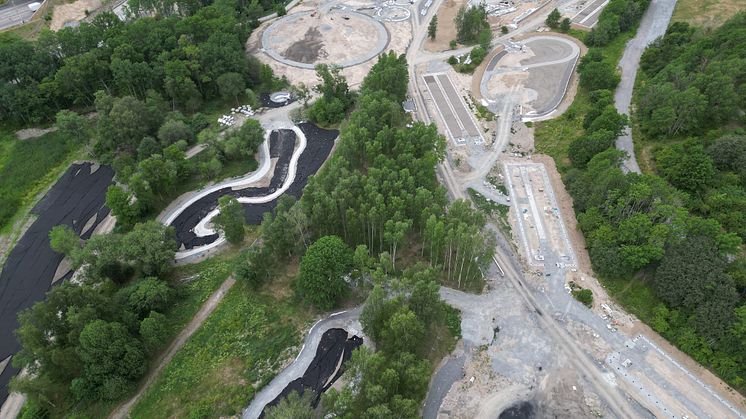 Kyrkogårdsnämnden saknar kompetens för att driva ett så stort och komplext projekt som Järva begravningsplats, enligt Stockholms Stadsrevision.