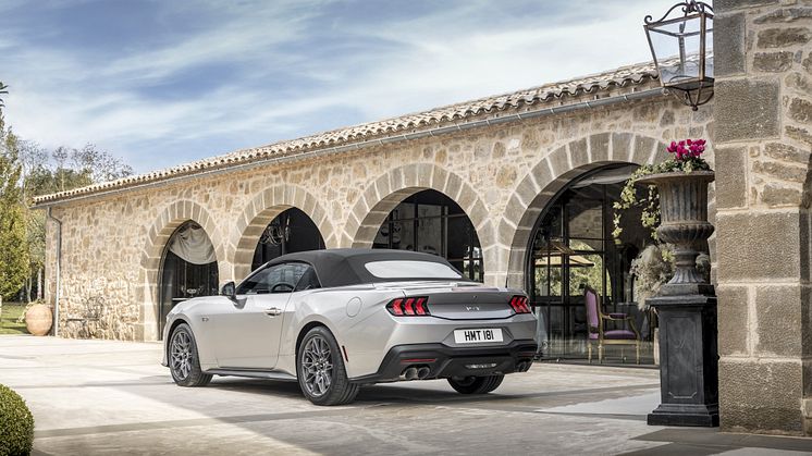 2024 FORD MUSTANG CONVERTIBLE (5)