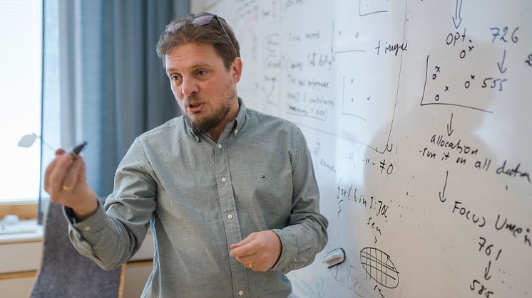 Patrik Rydén prisas för sina forskningssamarbeten med bland annat industrin och sjukvården. Foto: Mattias Pettersson