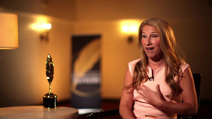 Zoë tar emot sitt Best-Selling Award i Hollywood för boken: "Mastering the Art of Success"