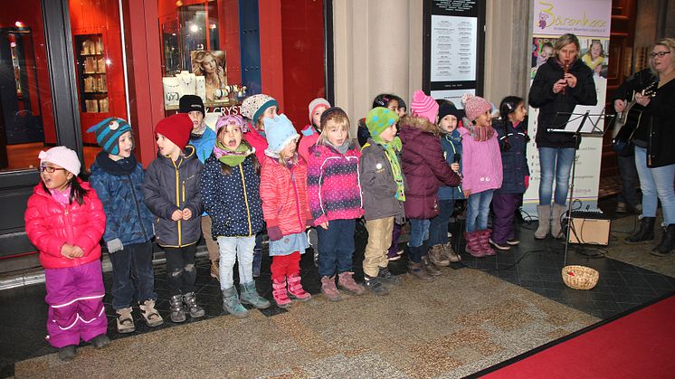 Erfolgreicher Bärenherz-Weihnachtsbasar 2016: Rückblick in Bildern