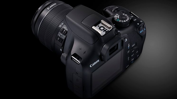 EOS 1300D EF-S18-55 IS II BK TOP Spot BEAUTY