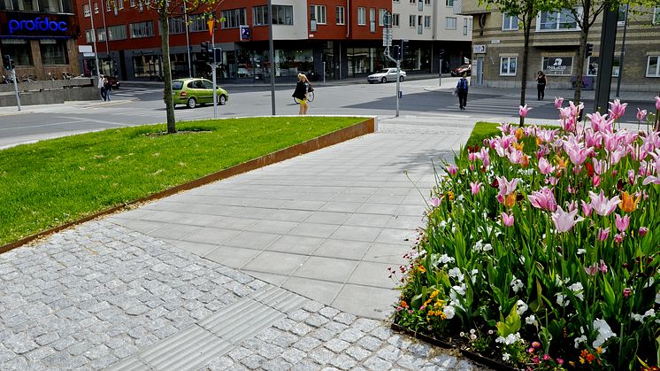 ​”Vill vara en förebild i branschen” – Så jobbar S:t Eriks med socialt arbete i kinesiska stenfabriker