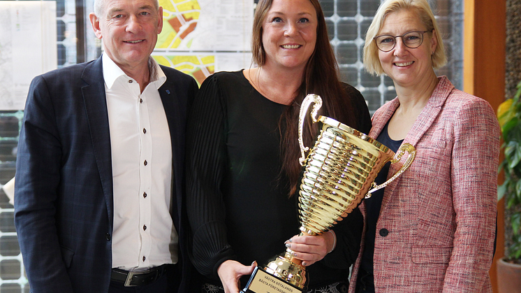 Från vänster: Stefan Svensson, kommunstyrelsens ordförande i Partille, Marieke Wolter, näringslivsansvarig i kommunen och Anna Gillek, regionchef Svenskt Näringsliv Västra Götalands län.