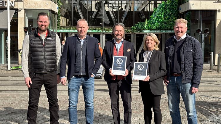 Nordstan uppnår nivå SHORE PLATINUM i årets säkerhetscertifiering. Från Nordstan Sebastian Mellqvist, Teknisk förvaltare,  Henrik Larsson,  Drifttekniker, Patrik Ripadal, Säkerhetschef, Helena Lindqvist, VD, från SAFE Asset Group Erik Engstrand, VD