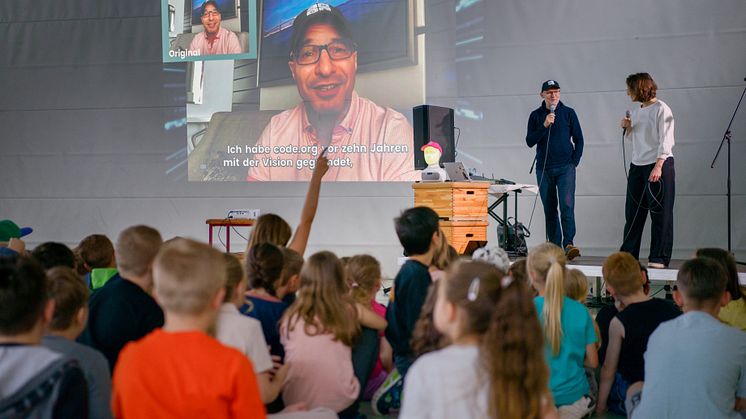 Helliwood und Code.org: Partnerschaft für die Zukunft der Bildung