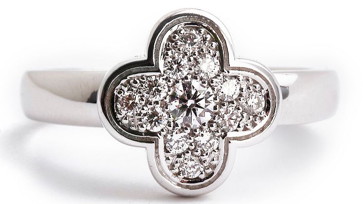 Van Cleef & Arpels: Ring af hvidguld og diamanter